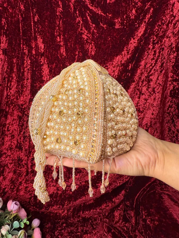 Lotus_Potli